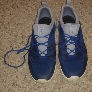 Barely worn Nike mens 8